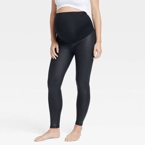 Ingrid & Isabel Maternity Black High Gloss Leggings Pull-on Style Ankle